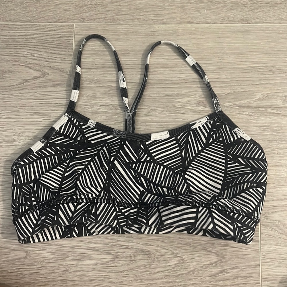 Lululemon black and white pattern sports bra
